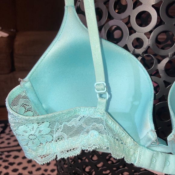 Victoria‘a Secret Angels daiquiri ice color padded with lace straps bra 32B - Picture 9 of 14